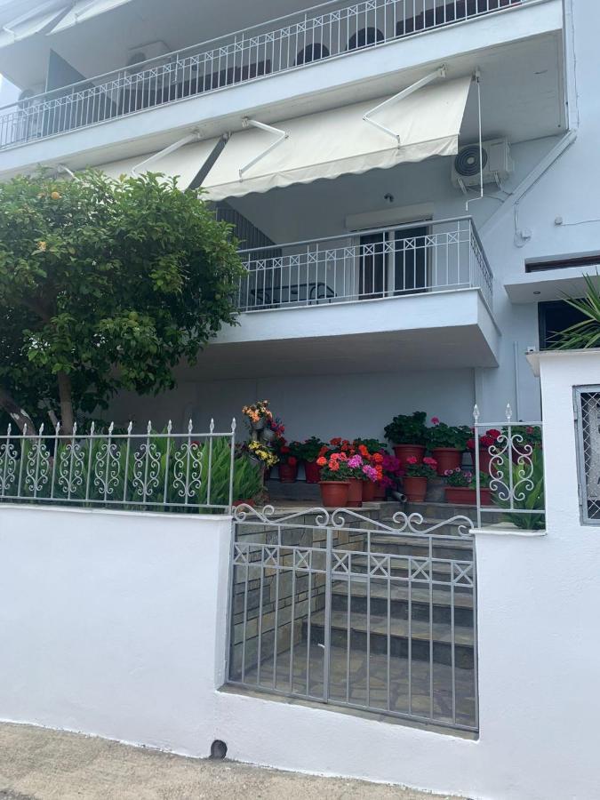 Anna House 4 Hotel ซาร์ตี ภายนอก รูปภาพ